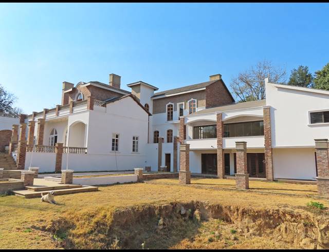 7 BEDROOM HOUSE FOR SALE IN BRYANSTON